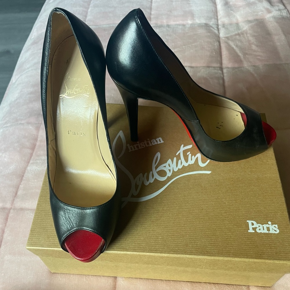 Christian louboutin pumps